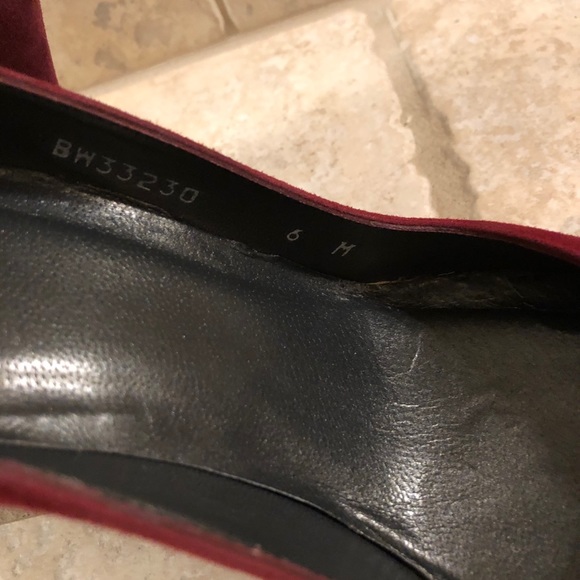 STUART WEITZMAN “StitchUp” Scarlet suede pumps - Picture 3 of 7